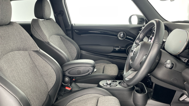 MINI Hatchback 135kW Cooper S Level 2 33kWh 3dr Auto Electric Hatchback